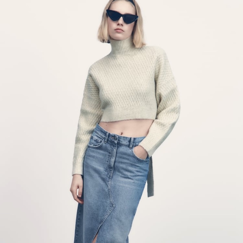 Zara Cream Cropped Turtleneck Sweater